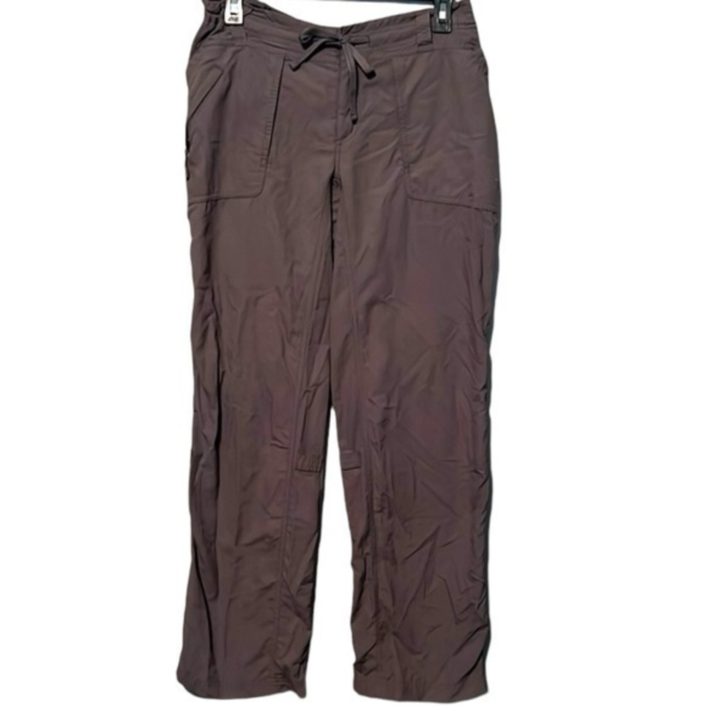 The North Face gray pants women’s size 10 reg roll tab to transition into capris